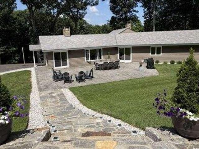 House for sale in Woodbury, Connecticut
