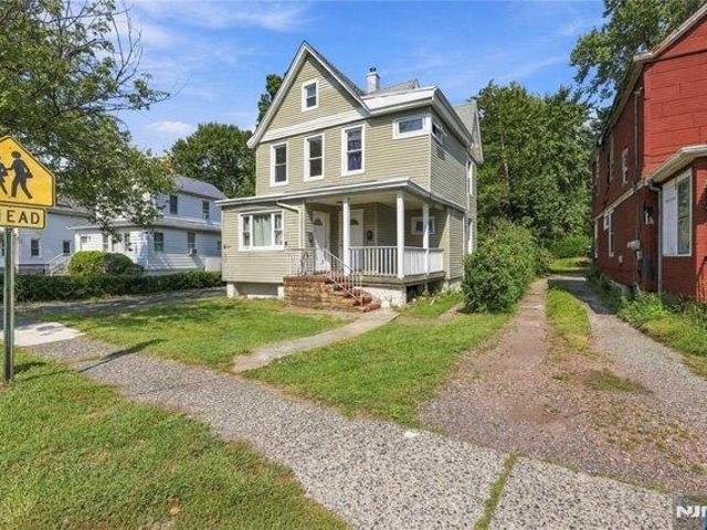 House for sale in Saddle Brook, New Jersey