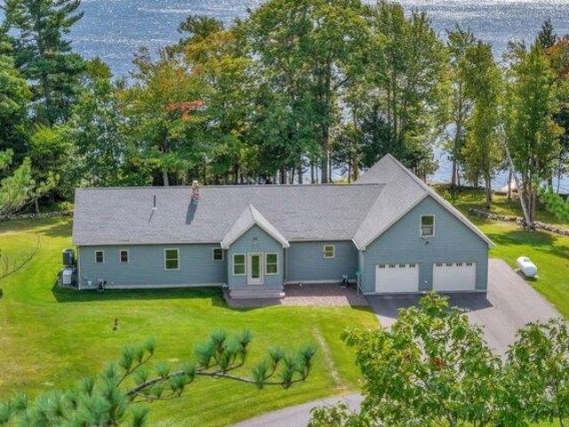 House for sale in Saint Albans, Somerset County
