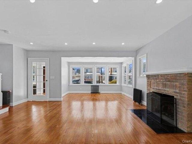 House for sale in Queens, Arverne