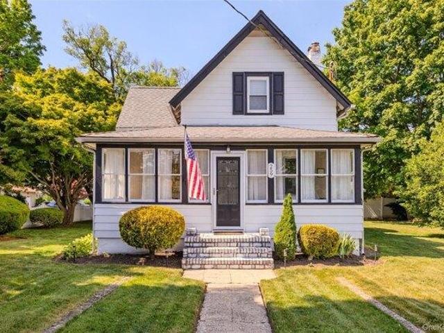 House for sale in Smithtown, New York