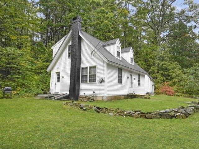 House for sale in Sandown, Rockingham County
