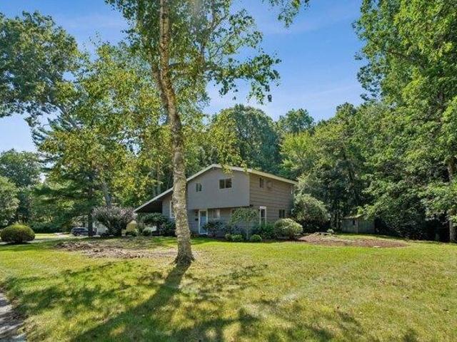House for sale in Sharon, Norfolk County