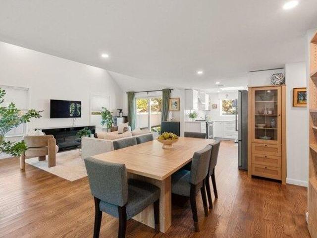 House for sale in Sharon Heights, Sharon