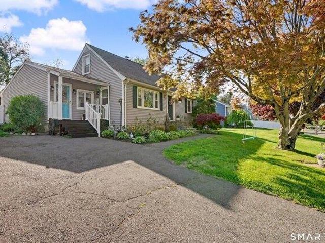 House for sale in Shelton, Connecticut