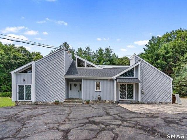 House for sale in Shelton, Connecticut