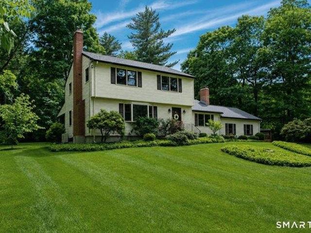 House for sale in Simsbury, Connecticut