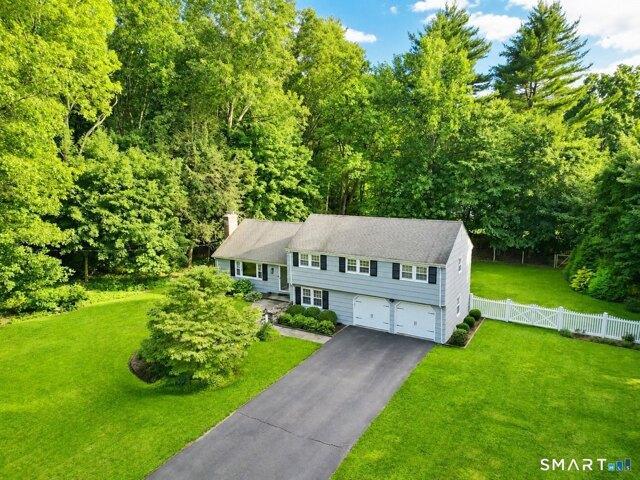 House for sale in Simsbury, Connecticut