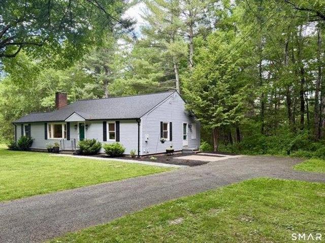 House for sale in Simsbury, Connecticut