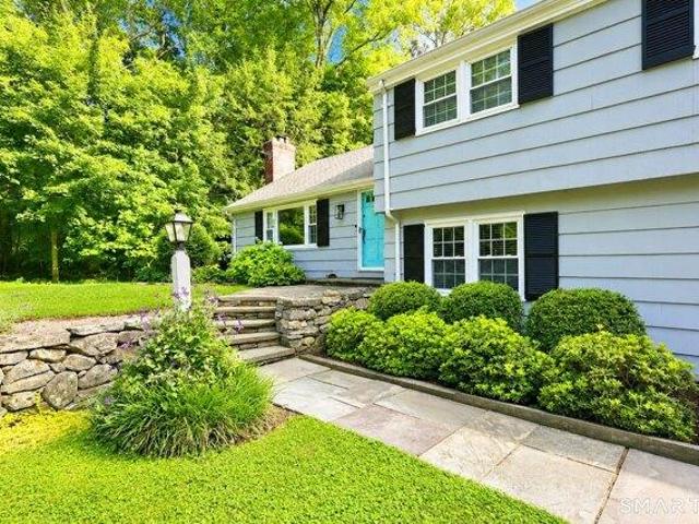 House for sale in Simsbury, Connecticut