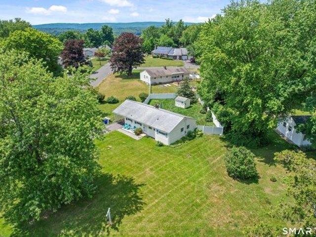 House for sale in Simsbury, Connecticut