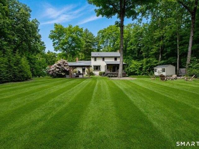 House for sale in Simsbury, Connecticut