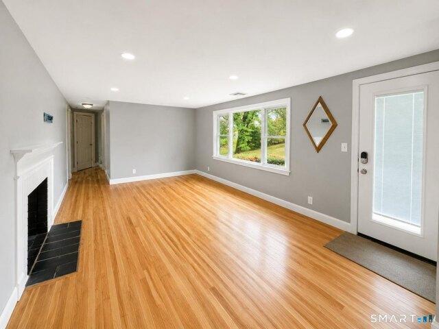 House for sale in Simsbury, Connecticut