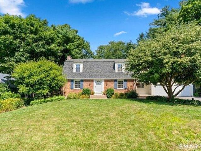 House for sale in Simsbury, Connecticut