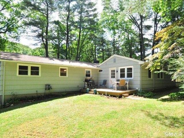 House for sale in Simsbury, Connecticut