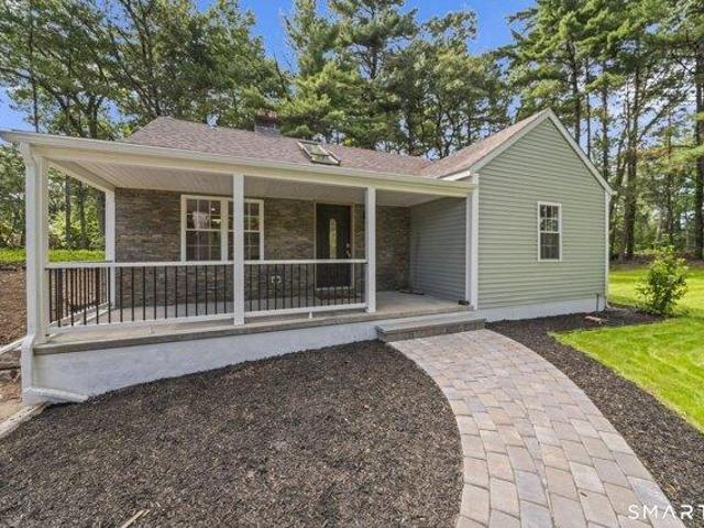 House for sale in Simsbury, Connecticut