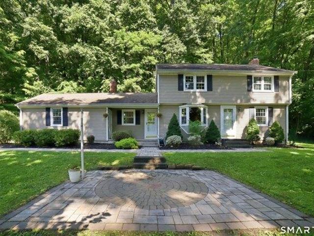 House for sale in Simsbury, Connecticut