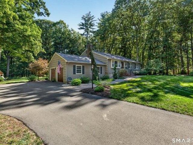 House for sale in Simsbury, Connecticut