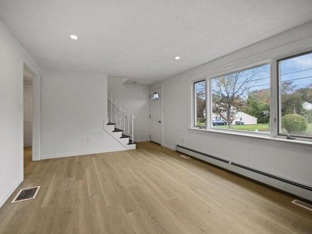 House for sale in Somerset, Bristol County