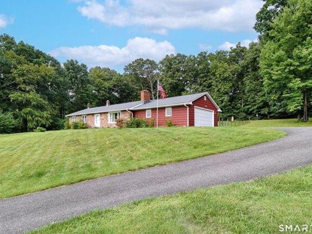 House for sale in Southbury, Connecticut