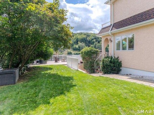 House for sale in Southbury, Connecticut