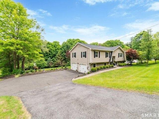 House for sale in Southbury, Connecticut