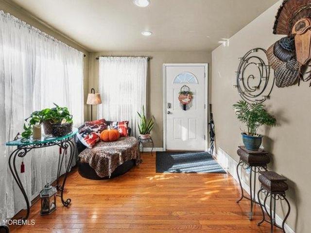 House for sale in Spotswood, New Jersey