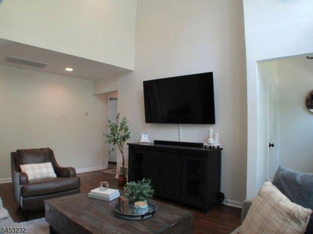 House for sale in Springfield, New Jersey