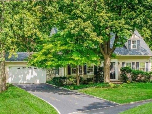 House for sale in Springfield, New Jersey
