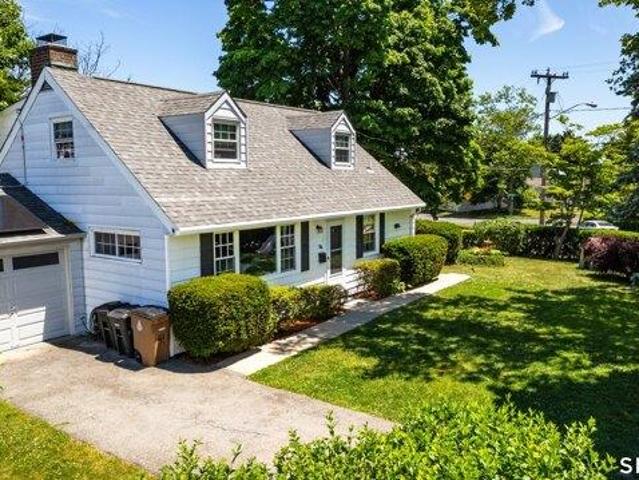 House for sale in Cos Cob, Connecticut