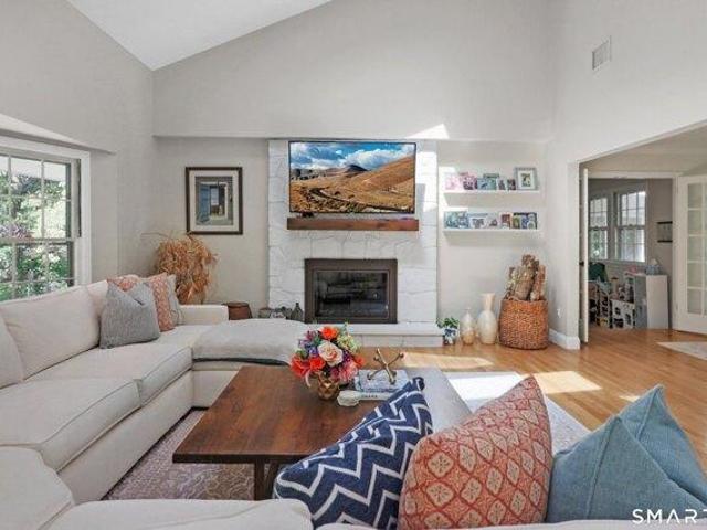 House for sale in Long Ridge, Stamford