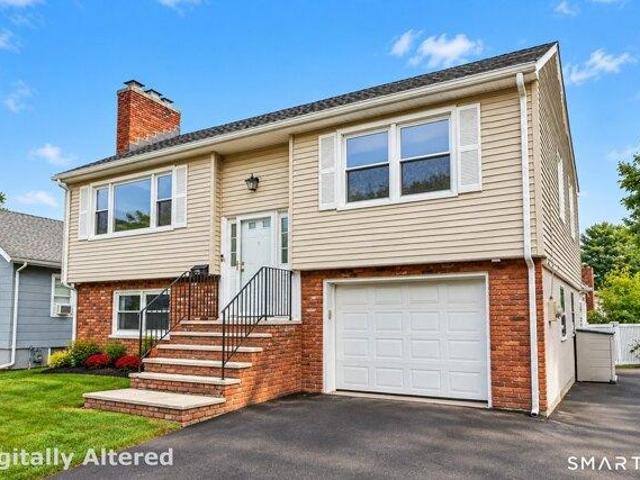 House for sale in Ridgeway, Stamford