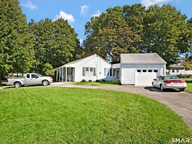 House for sale in Glenbrook, Stamford