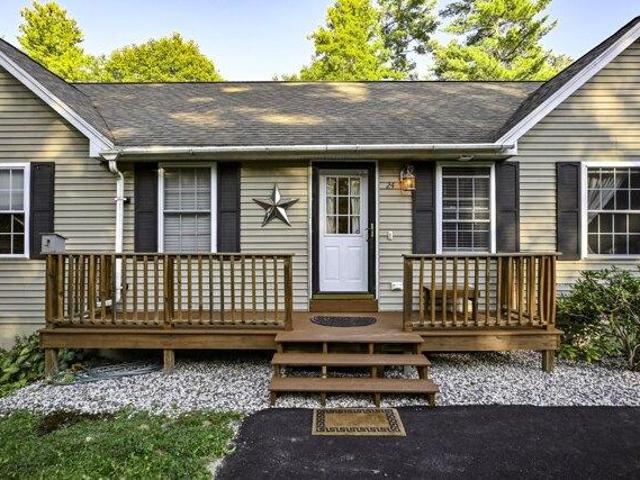 House for sale in Standish, Cumberland County