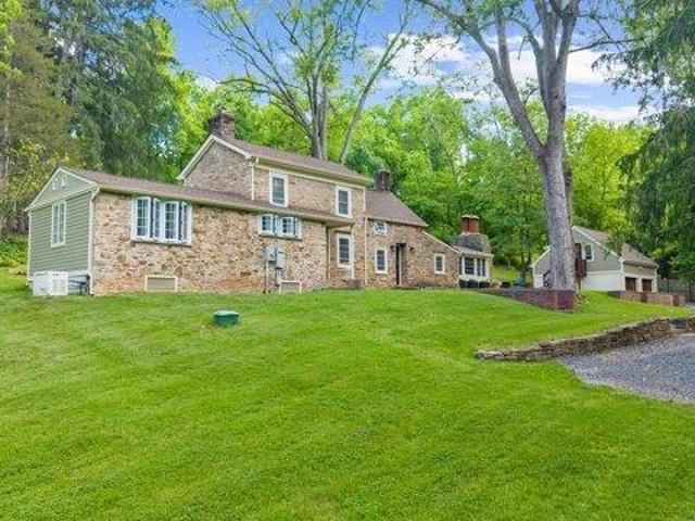 House for sale in Delaware, New Jersey