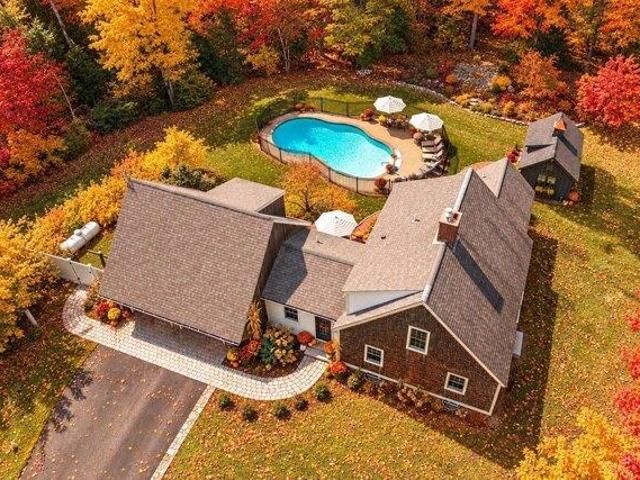 House for sale in Strafford, Strafford County