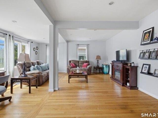 House for sale in Stratford, Greater Bridgeport Planning Region