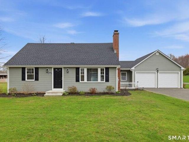 House for sale in Suffield, Connecticut