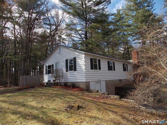 House for sale in Suffield, Connecticut