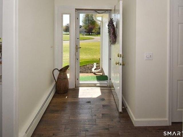 House for sale in Suffield, Connecticut