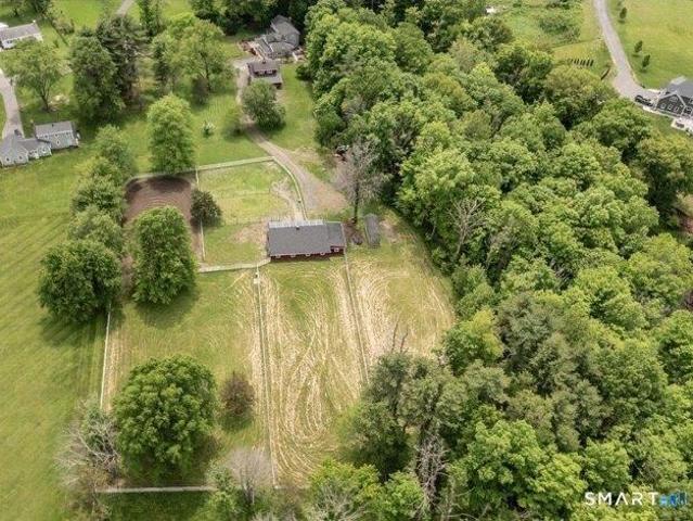 House for sale in Suffield, Connecticut