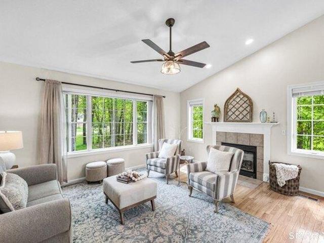 House for sale in Suffield, Connecticut