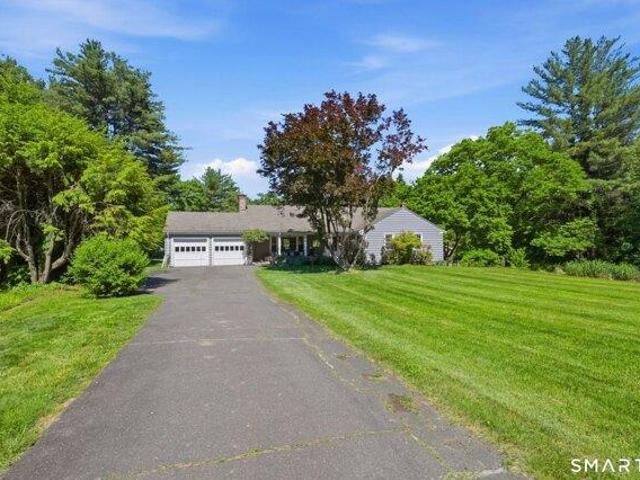 House for sale in Suffield, Connecticut
