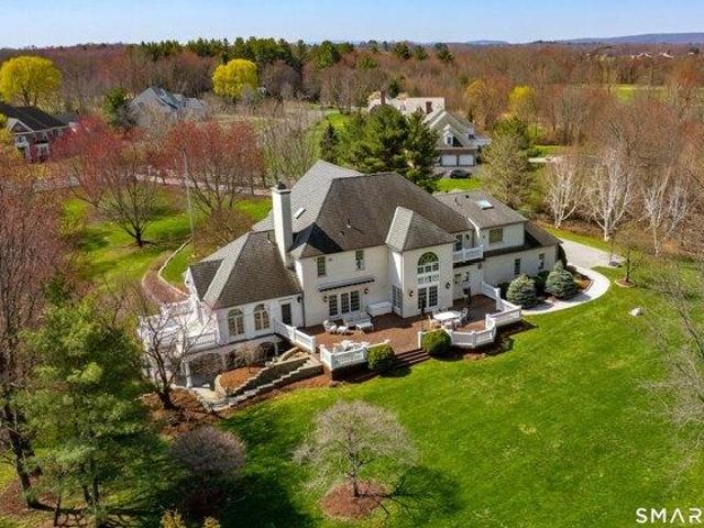 House for sale in Suffield, Connecticut