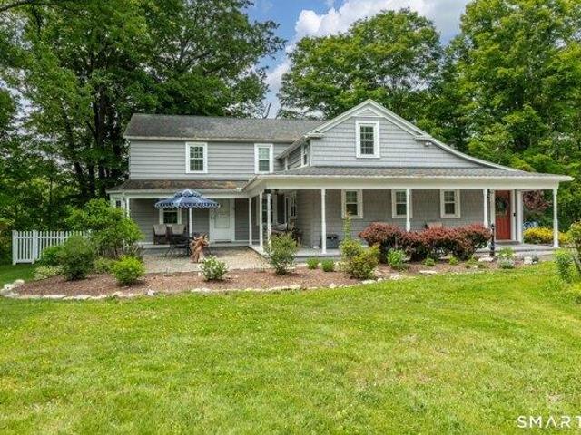House for sale in Suffield, Connecticut