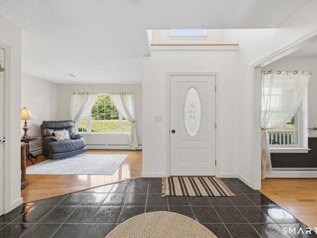 House for sale in Suffield, Connecticut