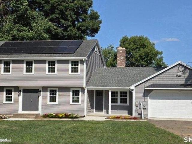 House for sale in Suffield, Connecticut