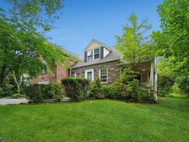 House for sale in Summit, New Jersey