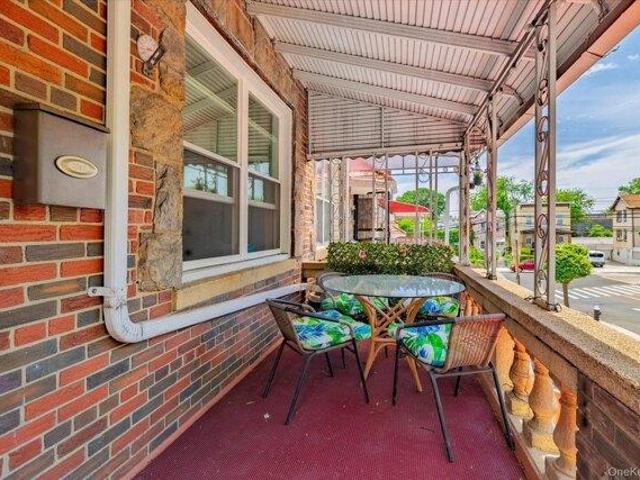 House for sale in Queens, Arverne