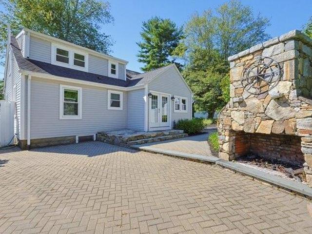 House for sale in South Sutton, Sutton